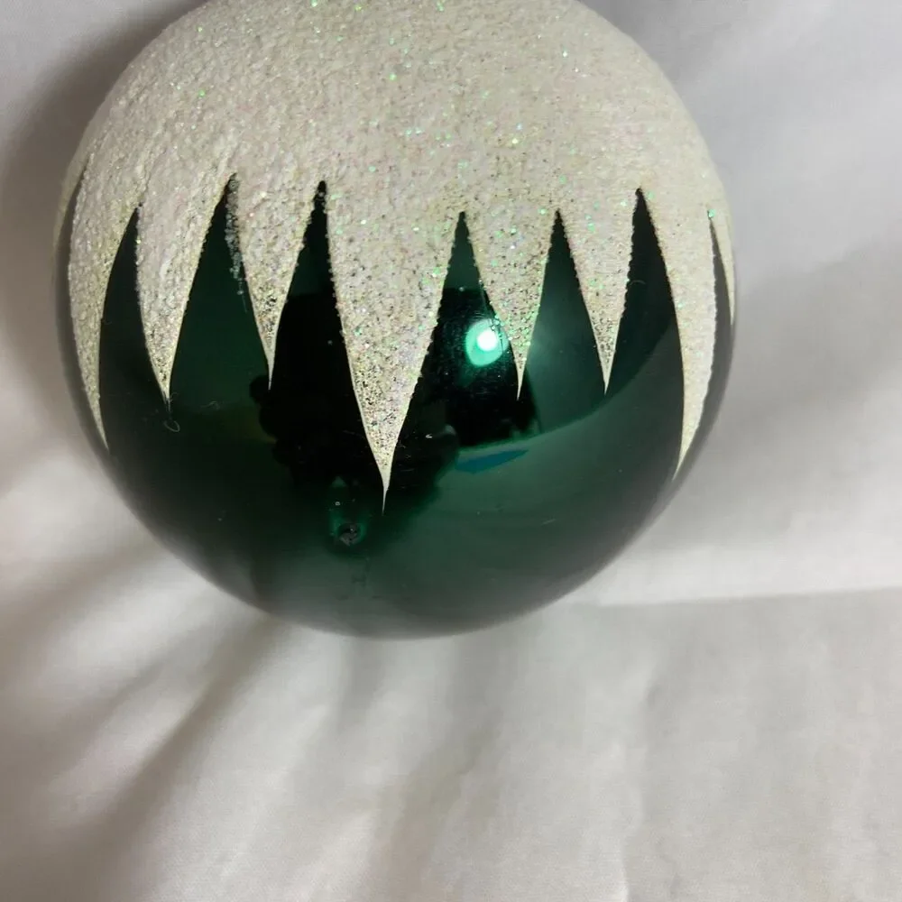 #8280 HAND PAINTED LARGE GLASS CHRISTMAS ORNAMENT SNOW MAN GREEN 3.25 in